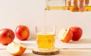 Le vinaigre de cidre de pomme peut-il vraiment aider contre les pellicules ?