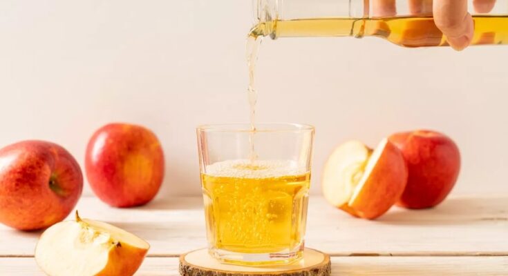 Le vinaigre de cidre de pomme peut-il vraiment aider contre les pellicules ?